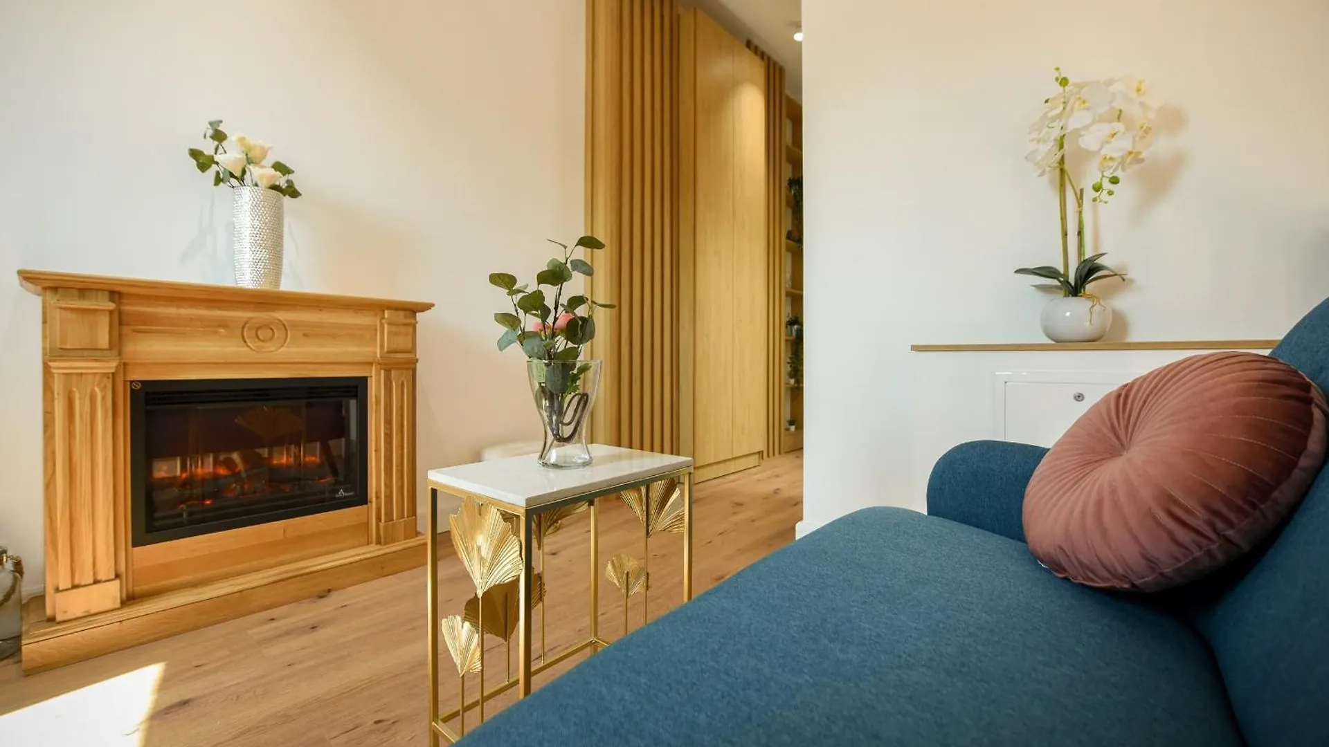 Home Away From Home - Modern & Cozy Apartments Near Vibrant Unirii Area Bucarest 0*,