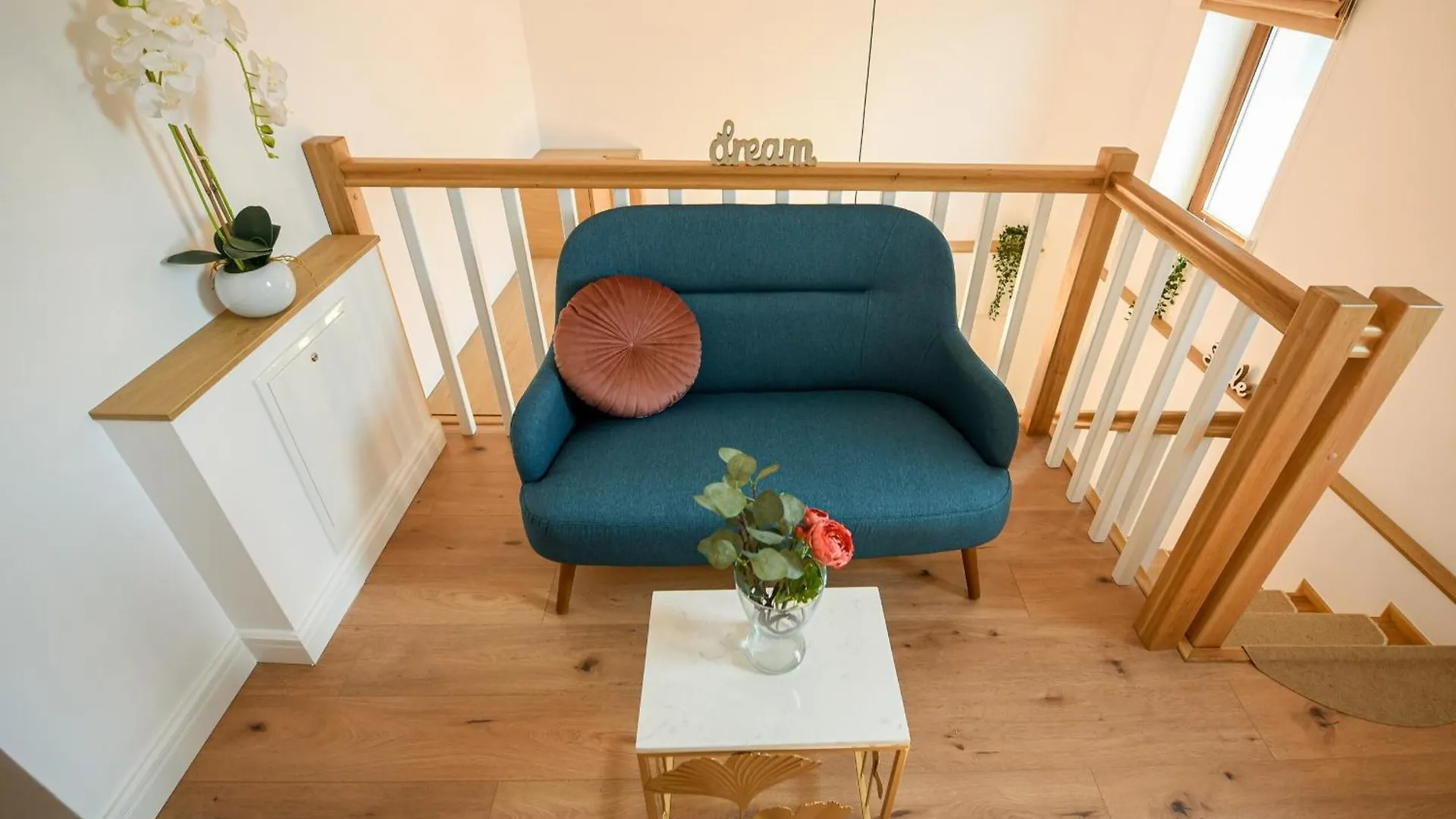 Home Away From Home - Modern & Cozy Apartments Near Vibrant Unirii Area Bucarest 0*,  Romania