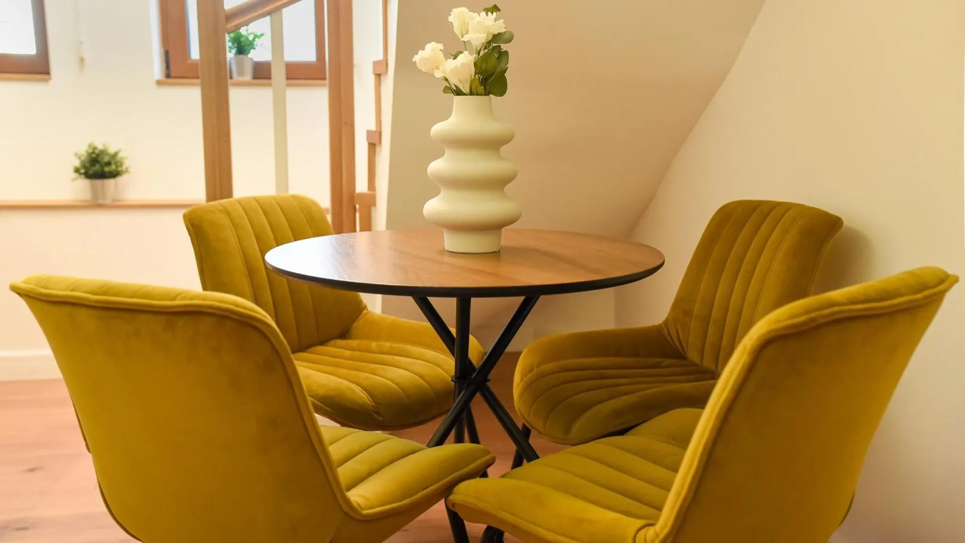 Home Away From Home - Modern & Cozy Apartments Near Vibrant Unirii Area Bucarest 0*,
