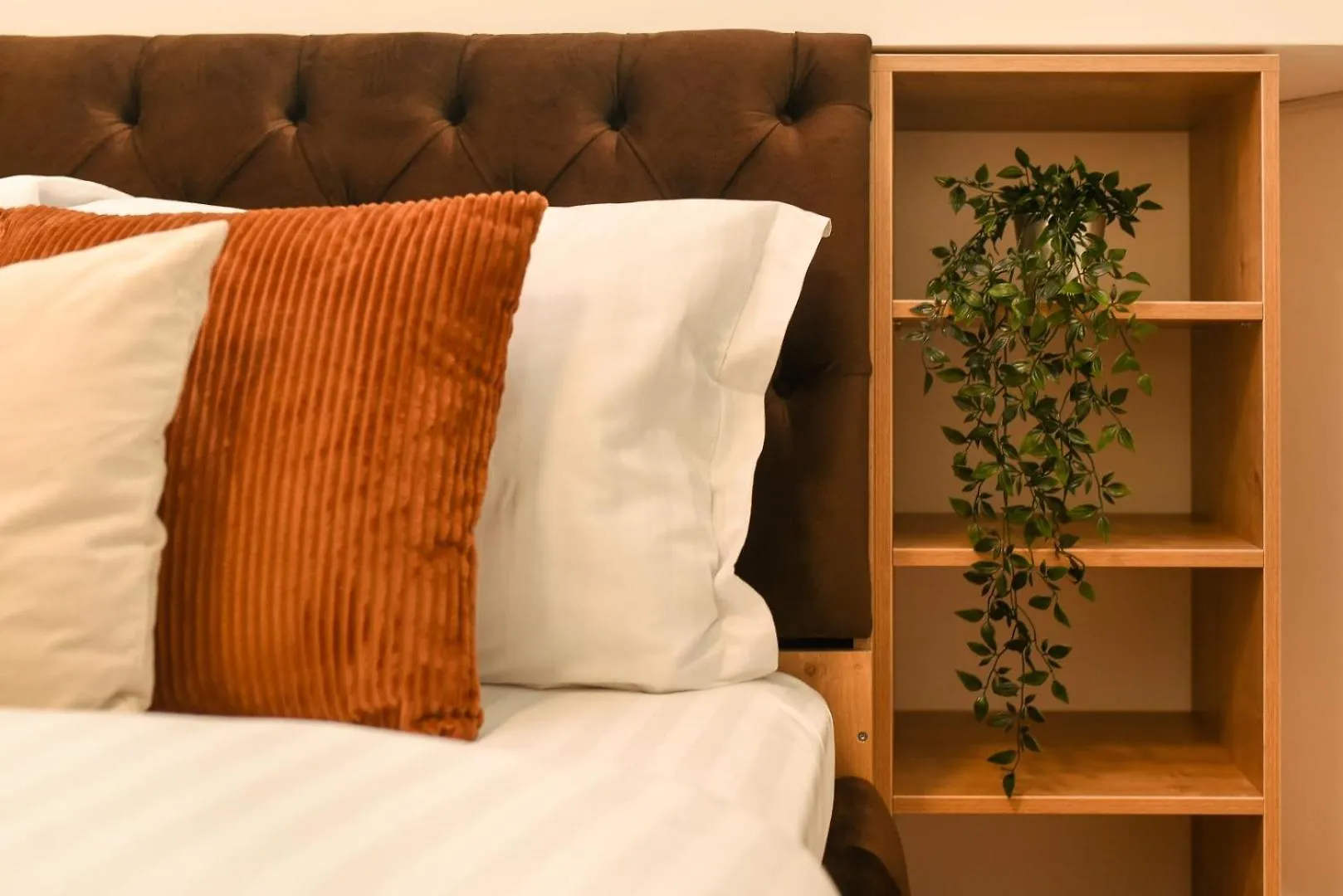 Home Away From Home - Modern & Cozy Apartments Near Vibrant Unirii Area Bukareszt