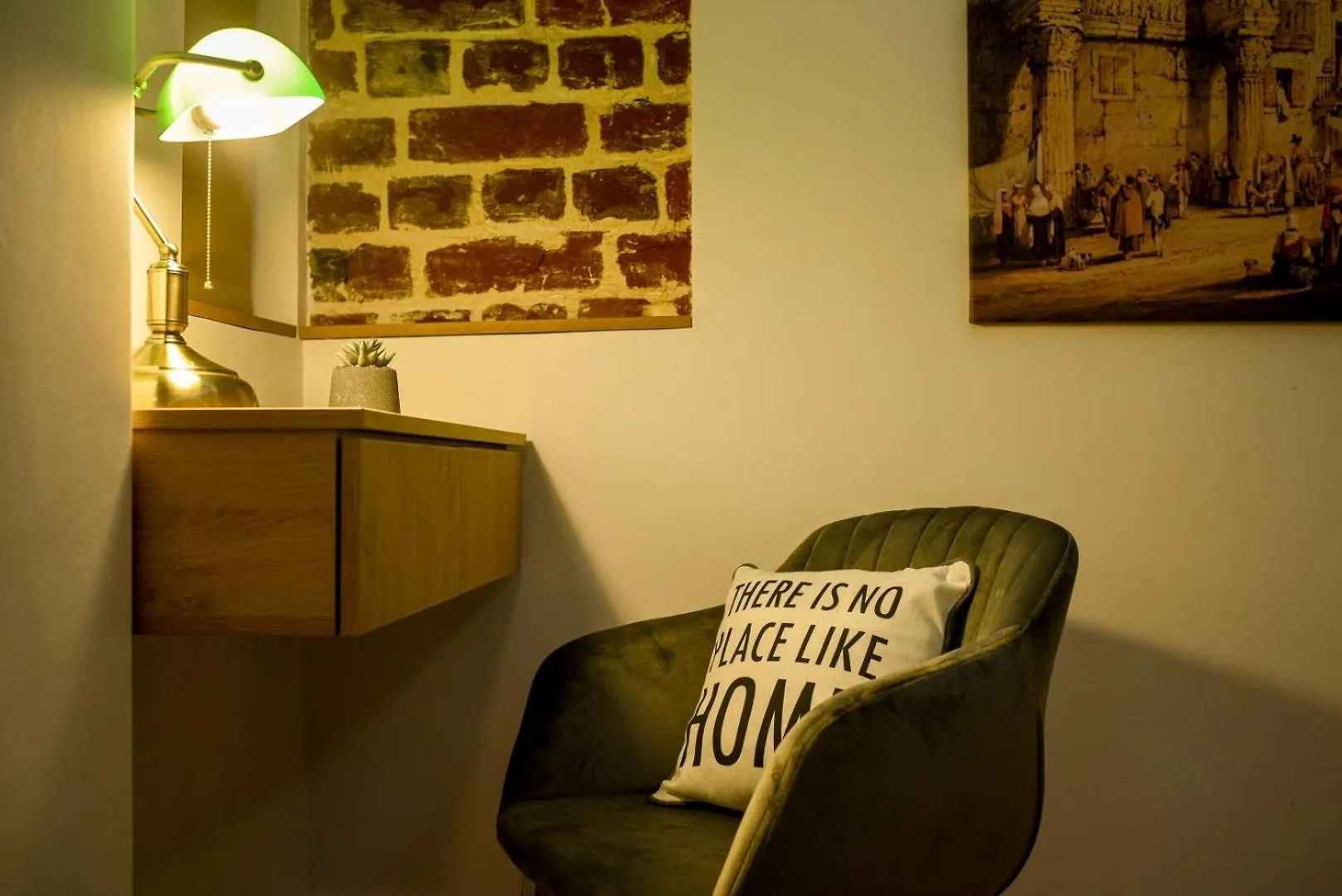 Home Away From Home - Modern & Cozy Apartments Near Vibrant Unirii Area Bukareszt 0*,
