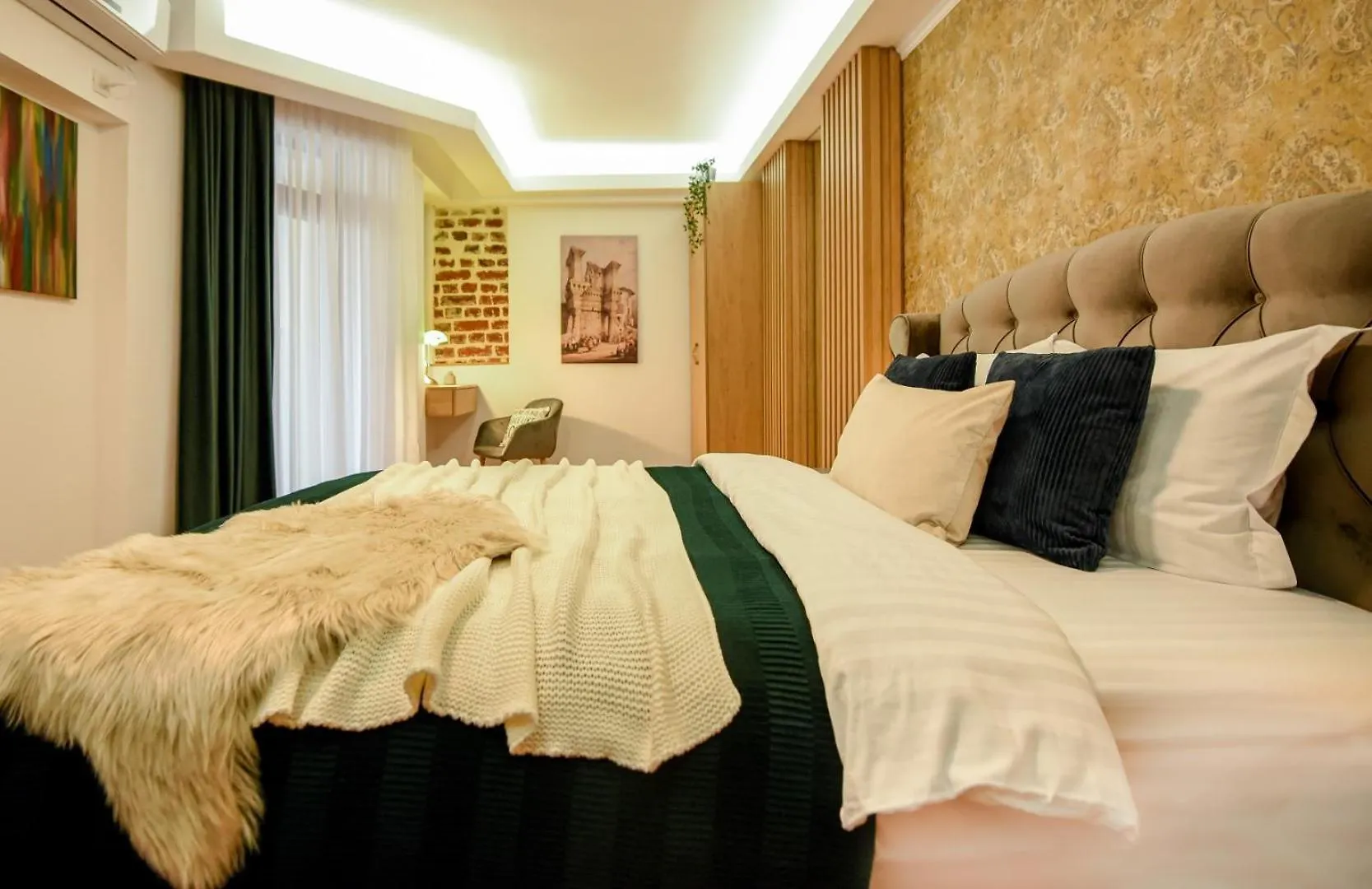 Home Away From Home - Modern & Cozy Apartments Near Vibrant Unirii Area Bucharest 0*,  Romania