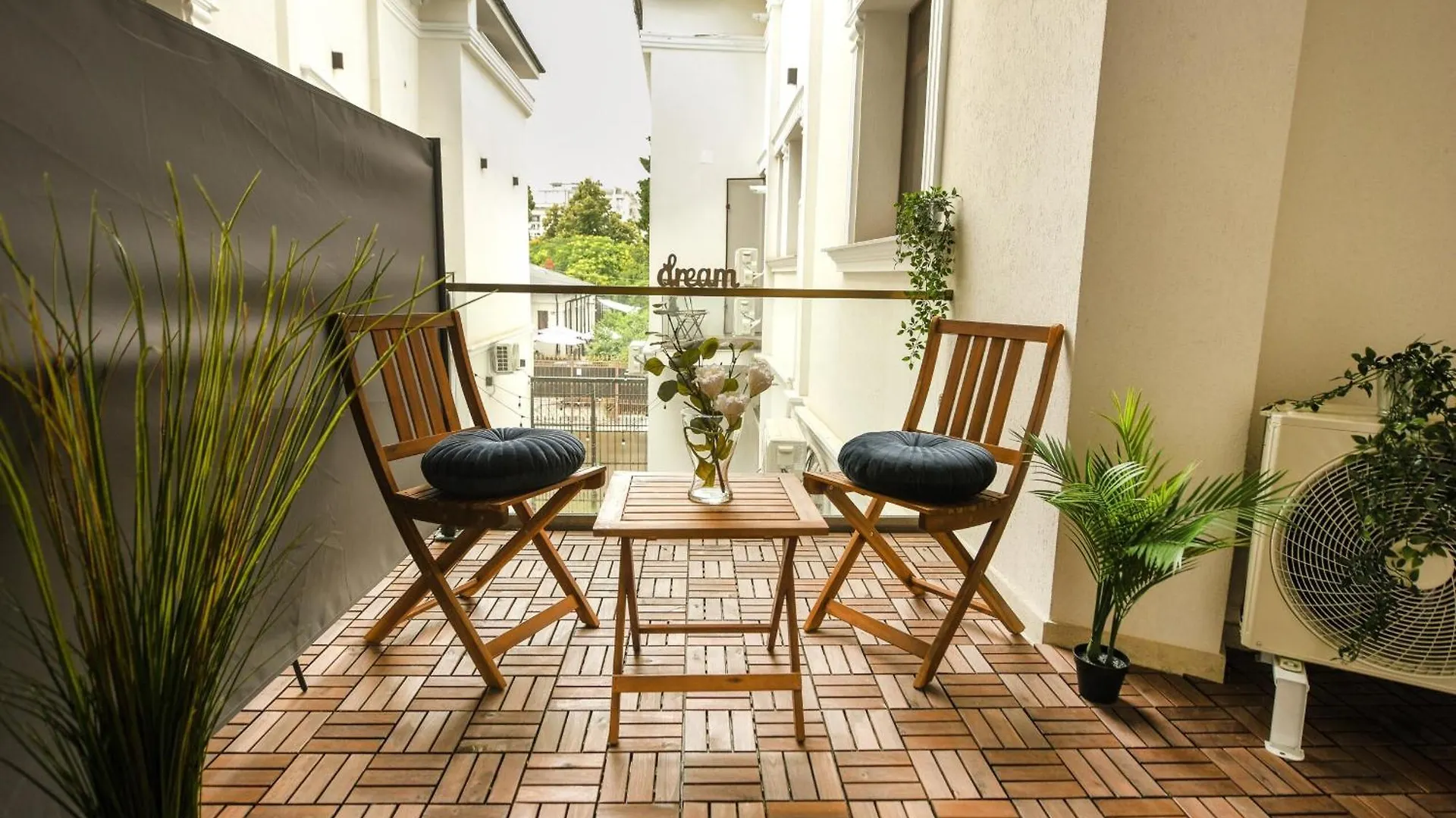 Home Away From Home - Modern & Cozy Apartments Near Vibrant Unirii Area Bucarest 0*,