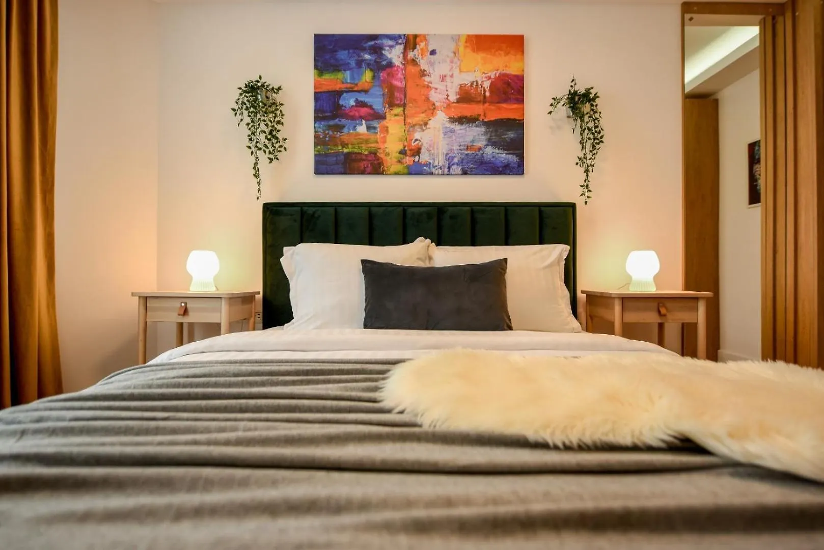 Home Away From Home - Modern & Cozy Apartments Near Vibrant Unirii Area Bucarest 0*,